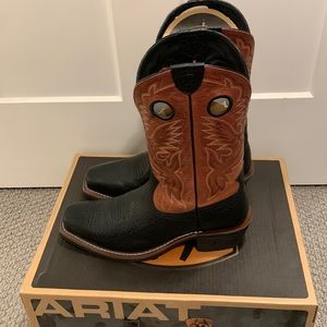 Ariat Heritage Roughstock Cowboy Boots Sz 10.5 like new!